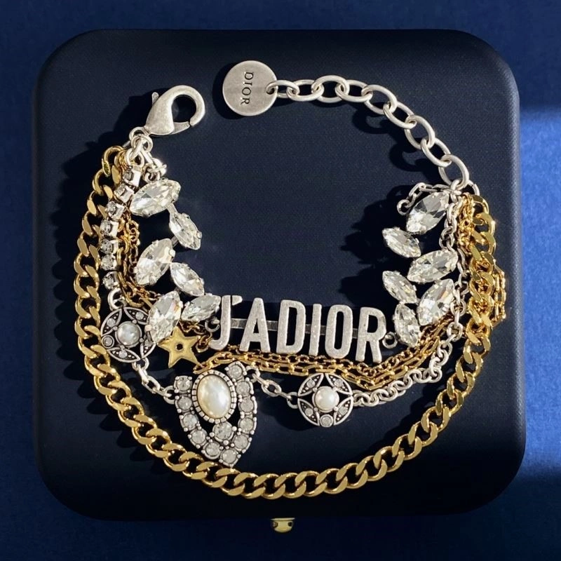 Comfortable Christian Dior Bracelets 233671