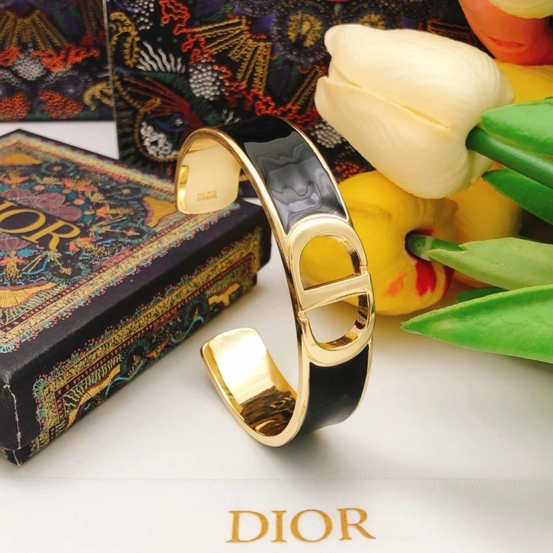 Classic Christian Dior Bracelets 232911