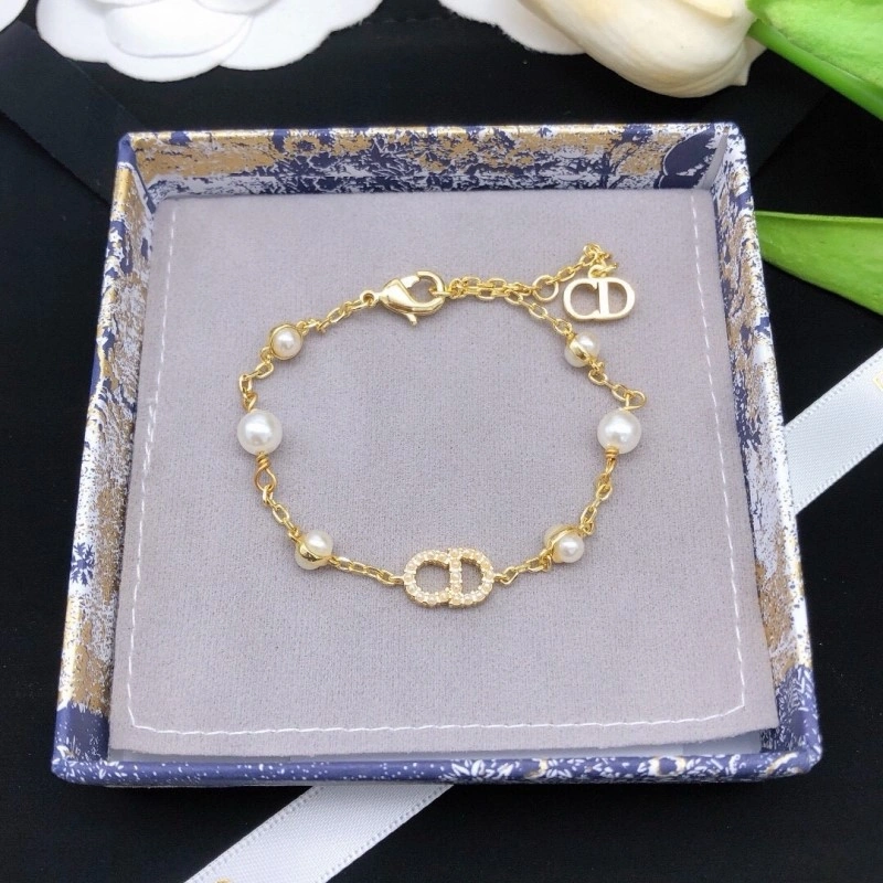 Casual Christian Dior Bracelets 232992