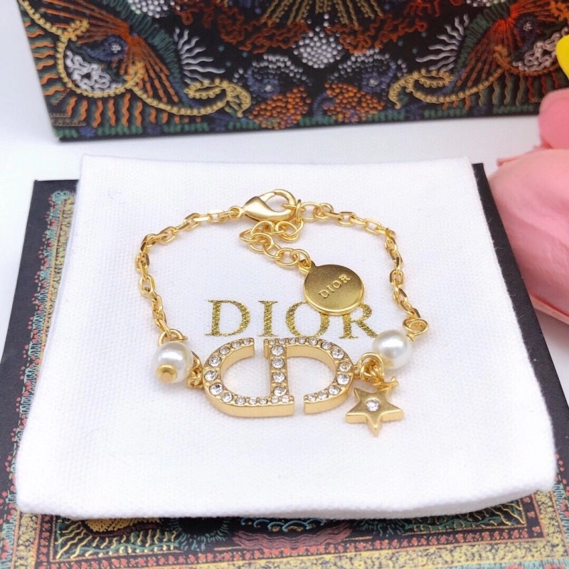 Trendsetting Christian Dior Bracelets 232928