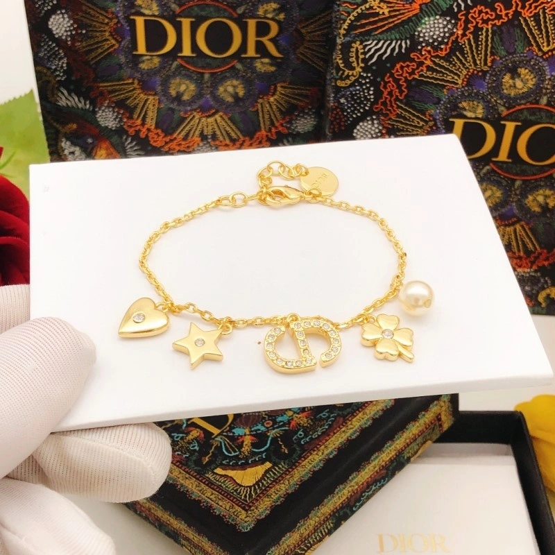 Effortless Christian Dior Bracelets 232970