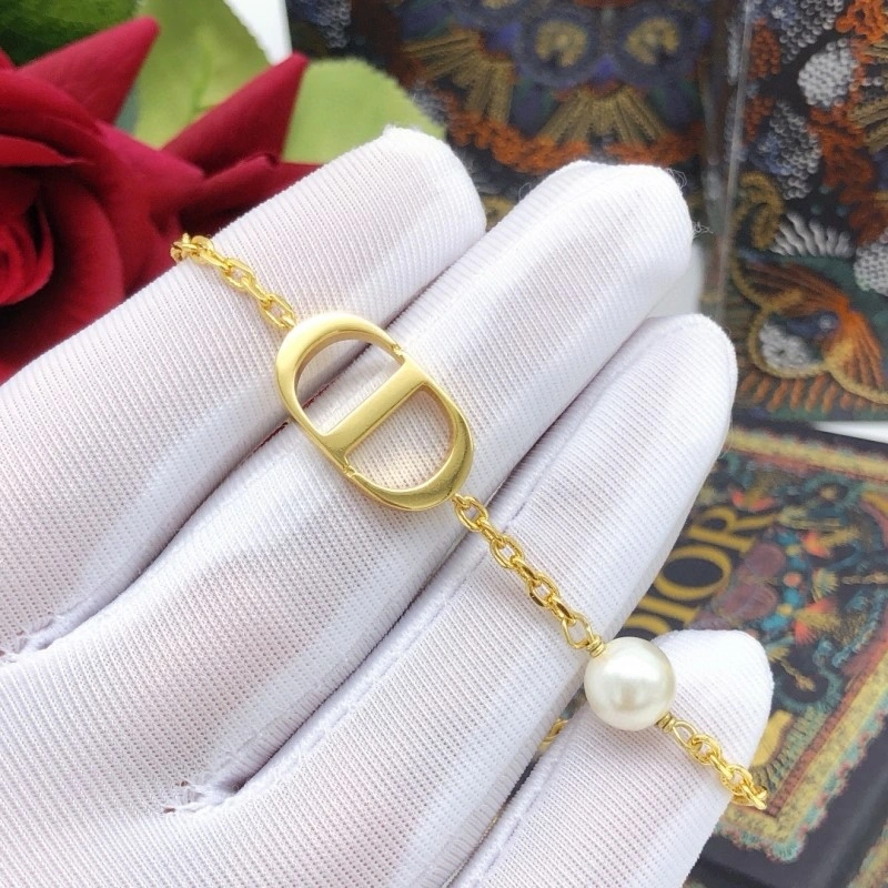 Supportive Christian Dior Bracelets 232864