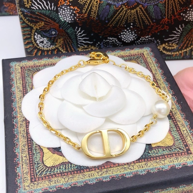 Supportive Christian Dior Bracelets 232864