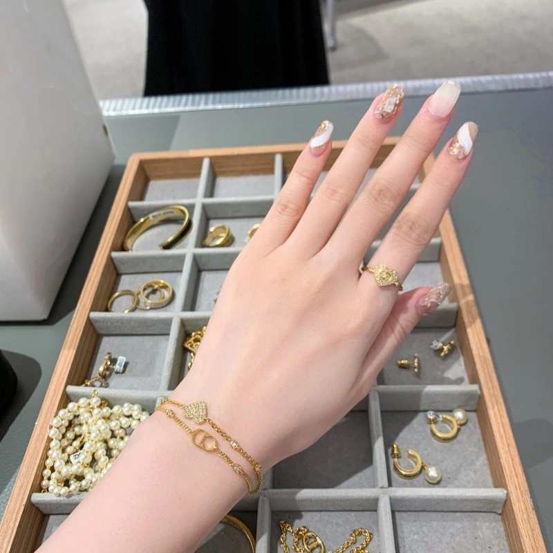 Trendsetting Christian Dior Bracelets 232898