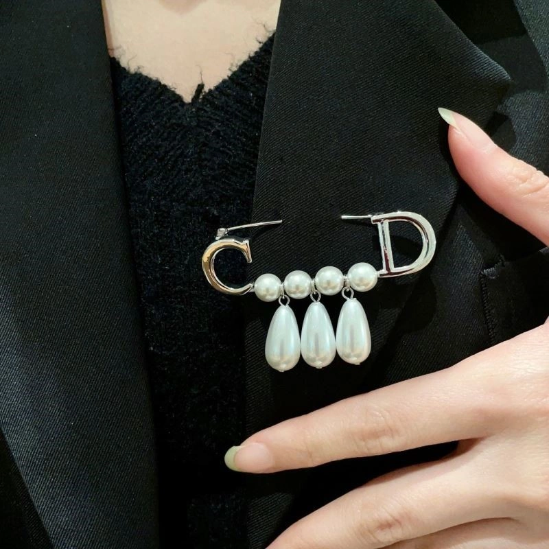 Christian Dior Brooches Affordable 233688