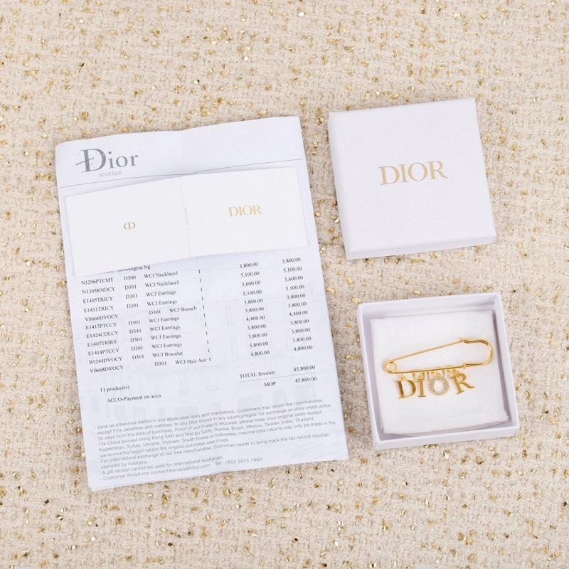 Youthful Christian Dior Brooches 233247