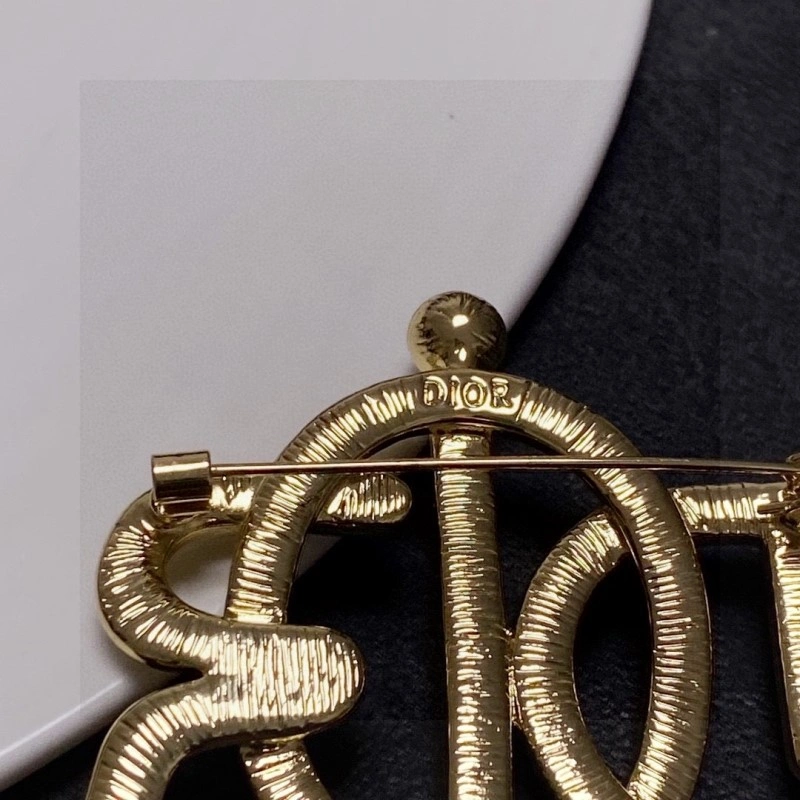 FashionForward Christian Dior Brooches 232841