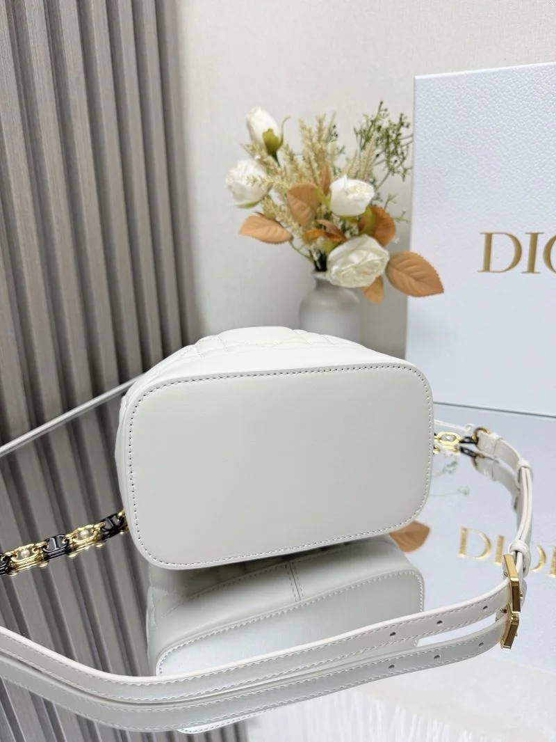 Timeless Christian Dior Bucket Bags 47667
