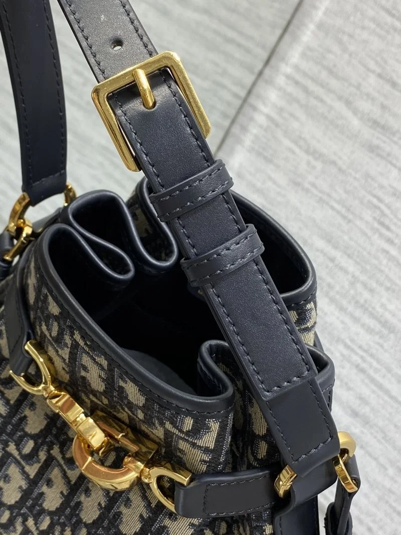 WellDesigned Christian Dior Bucket Bags 47656