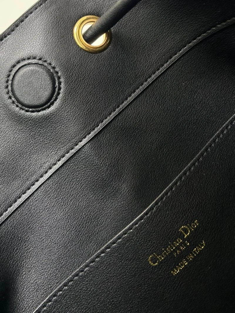 Christian Dior Bucket Bags Sleek 84335