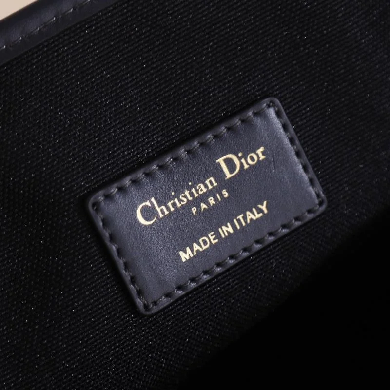 Christian Dior Bucket Bags RelaxedFit 46496