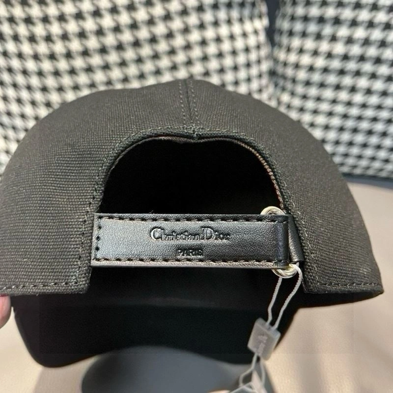 UrbanChic Christian Dior Caps 261467