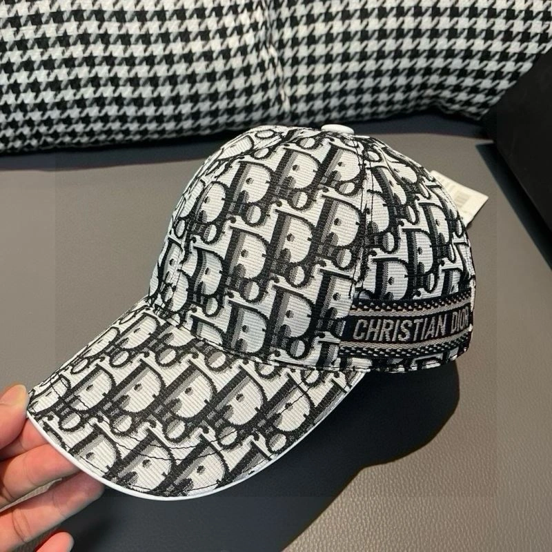 Christian Dior Caps OnTrend 261470