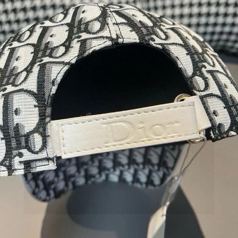 Christian Dior Caps OnTrend 261470