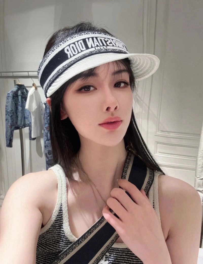 Vibrant Christian Dior Caps 261464