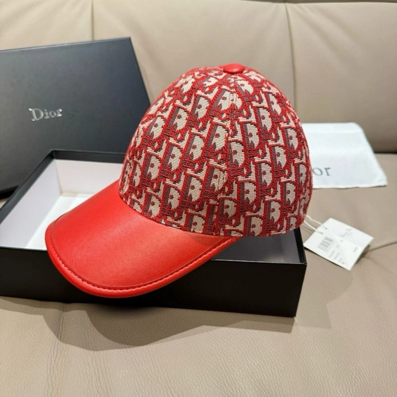 Christian Dior Caps Versatile 261476