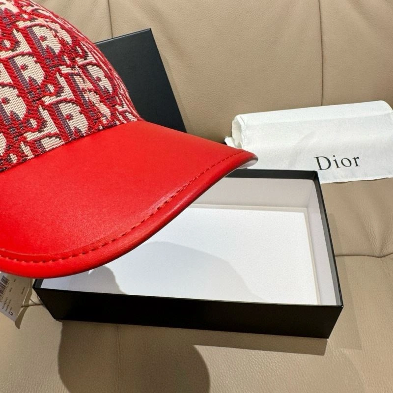 Christian Dior Caps Versatile 261476