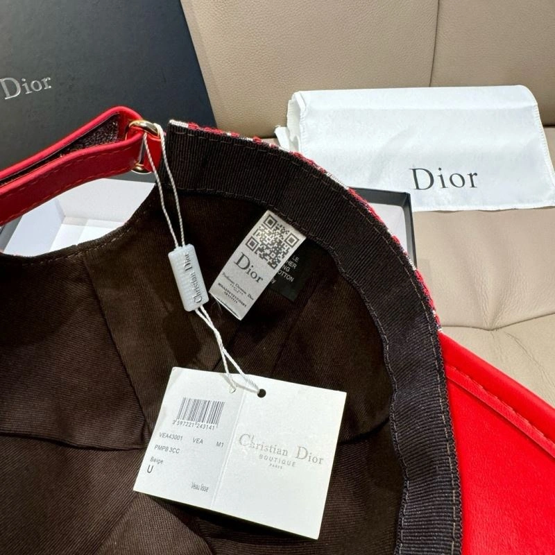 Christian Dior Caps Versatile 261476