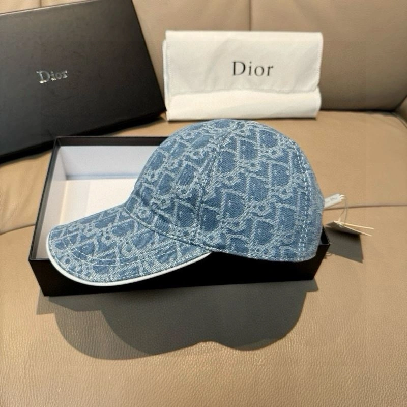 Christian Dior Caps Functional 261446