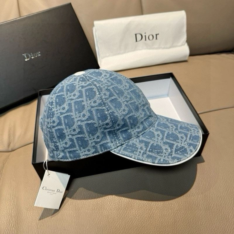 Christian Dior Caps Functional 261446