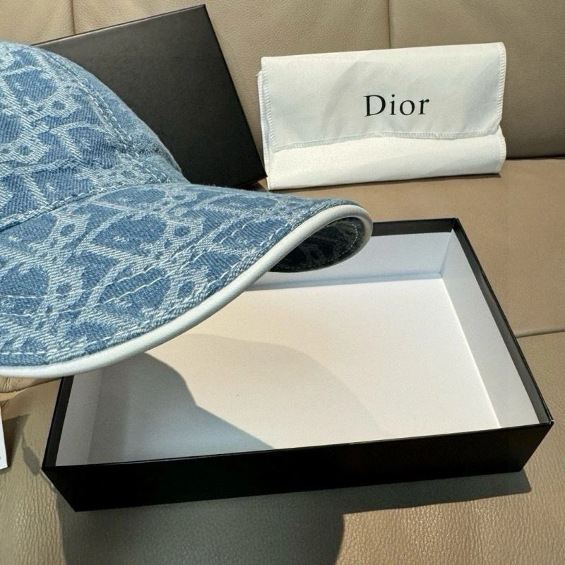 Christian Dior Caps Functional 261446
