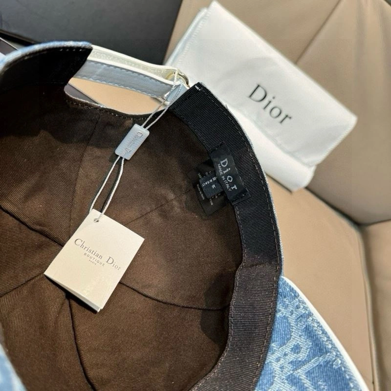 Christian Dior Caps Functional 261446