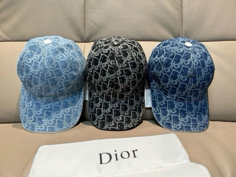 Christian Dior Caps ModernLook 261450