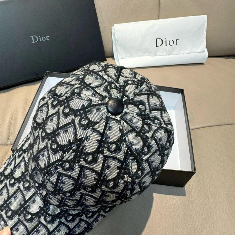 Christian Dior Caps Trendy 261469