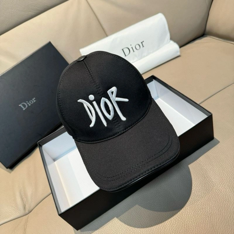 Christian Dior Caps Minimalist 261444