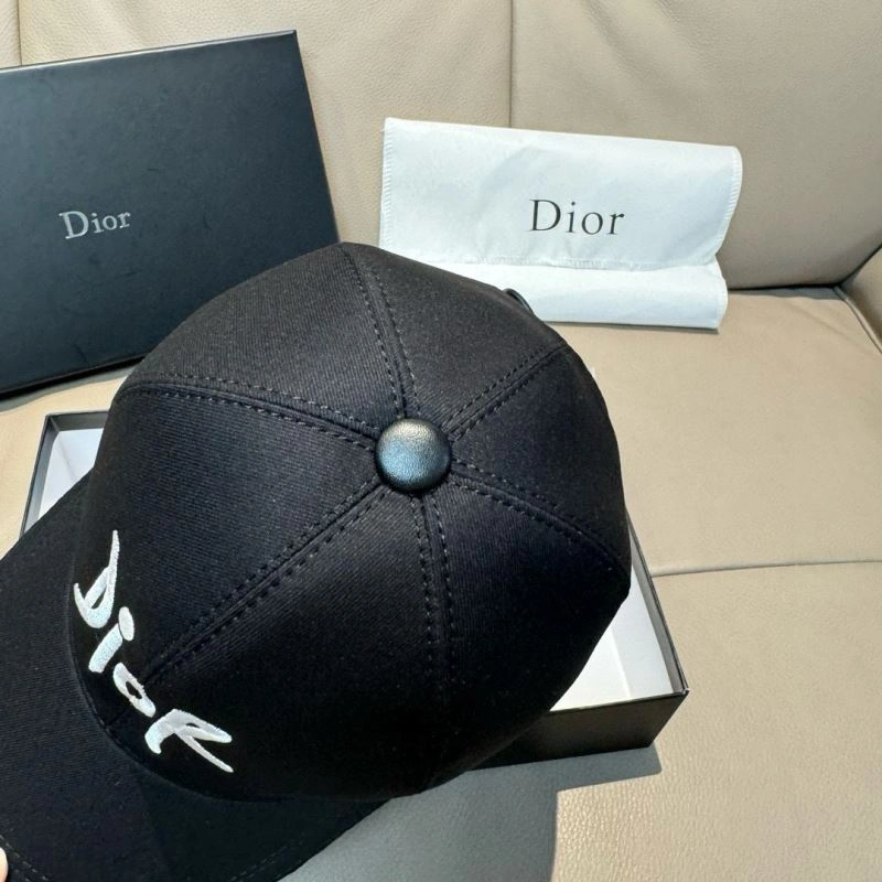 Christian Dior Caps Minimalist 261444