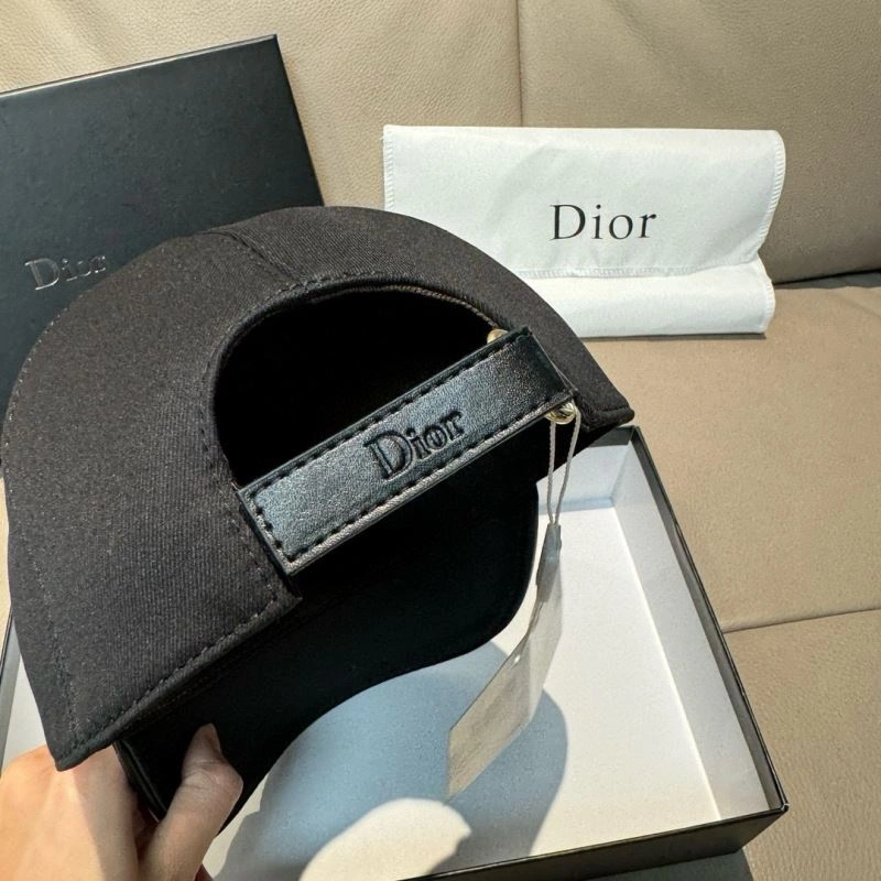 Christian Dior Caps Minimalist 261444