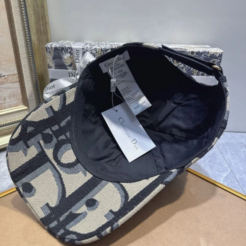 Christian Dior Caps Functional 259529