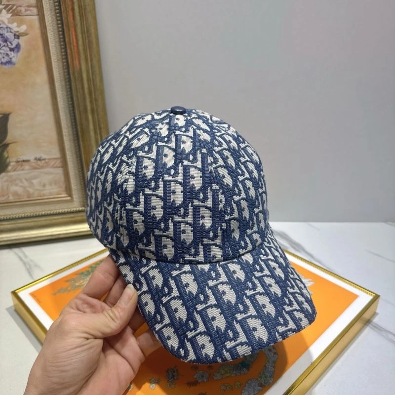 Minimalist Christian Dior Caps 259484
