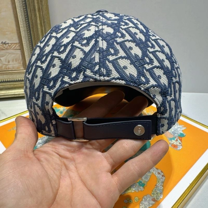Minimalist Christian Dior Caps 259484