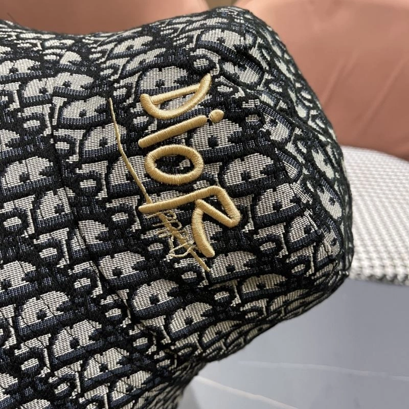 Supportive Christian Dior Caps 259475