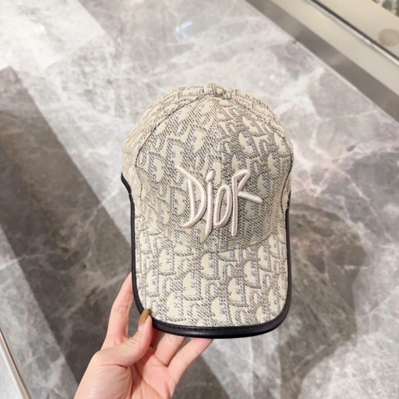 Christian Dior Caps Trendsetting 259462
