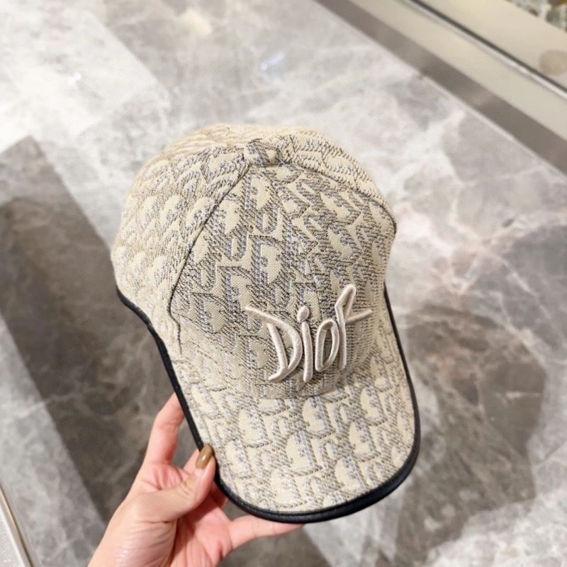Christian Dior Caps Trendsetting 259462