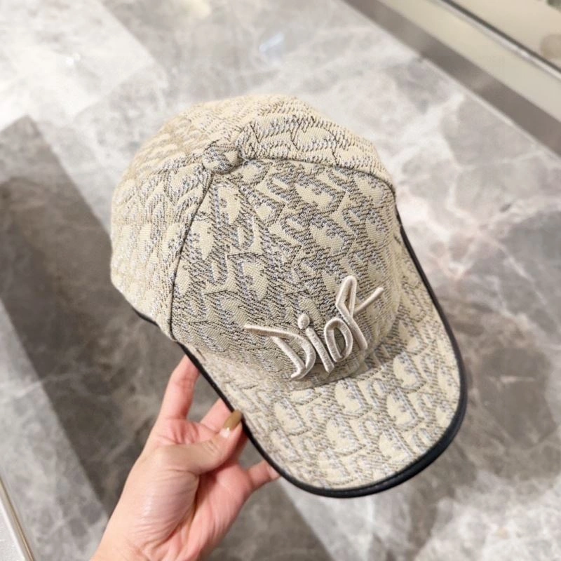 Christian Dior Caps Trendsetting 259462
