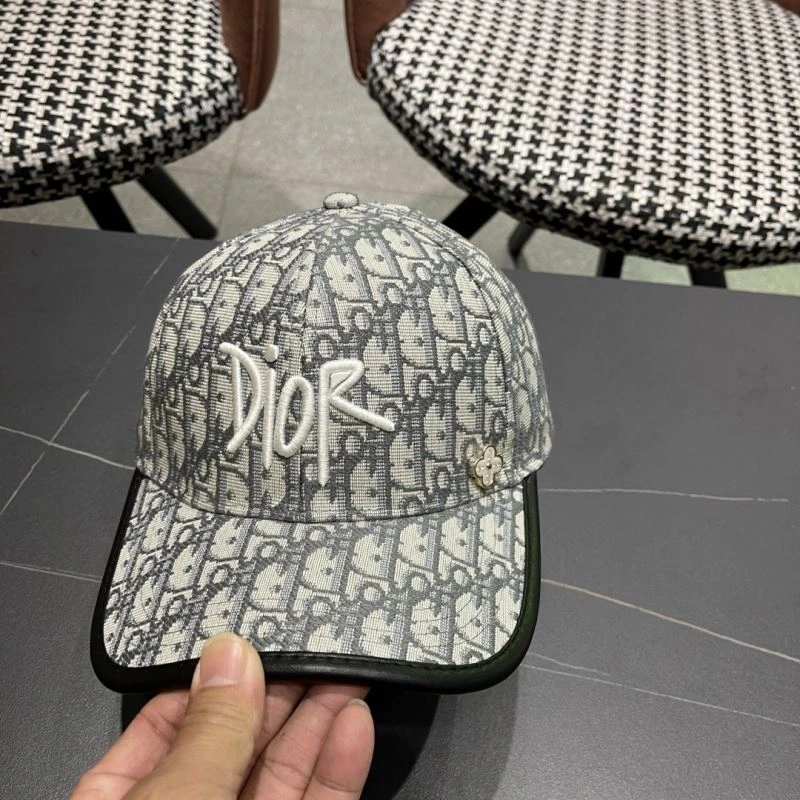 Christian Dior Caps Comfortable 259474