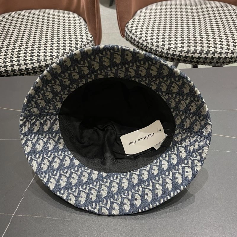 Christian Dior Caps Elegant 259457
