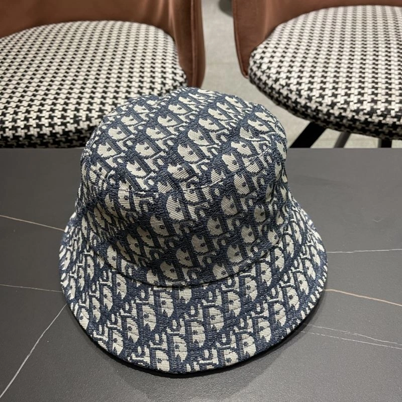 Christian Dior Caps Elegant 259457