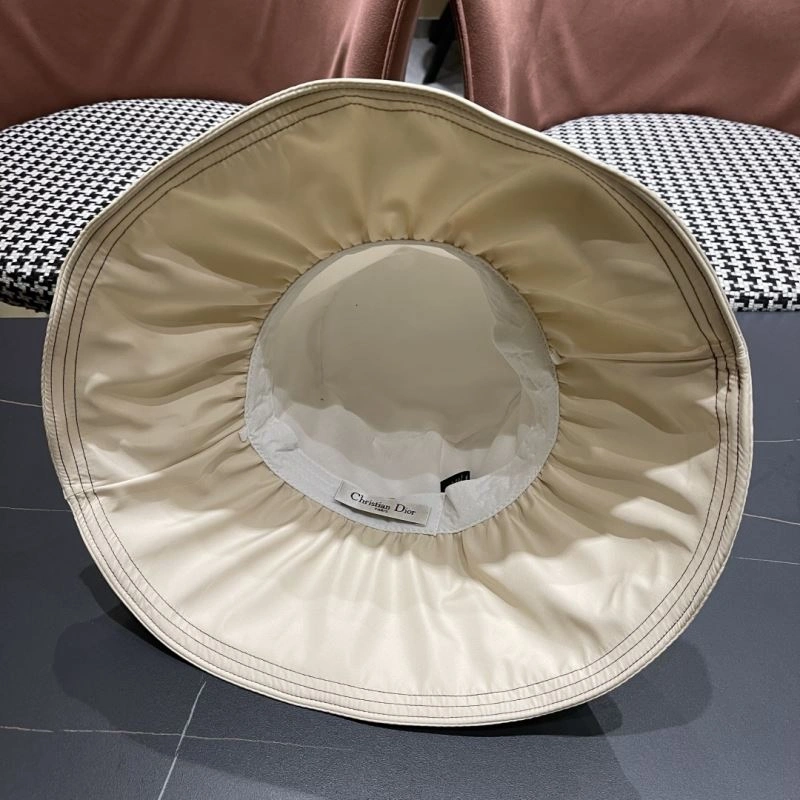 Bright Christian Dior Caps 259439