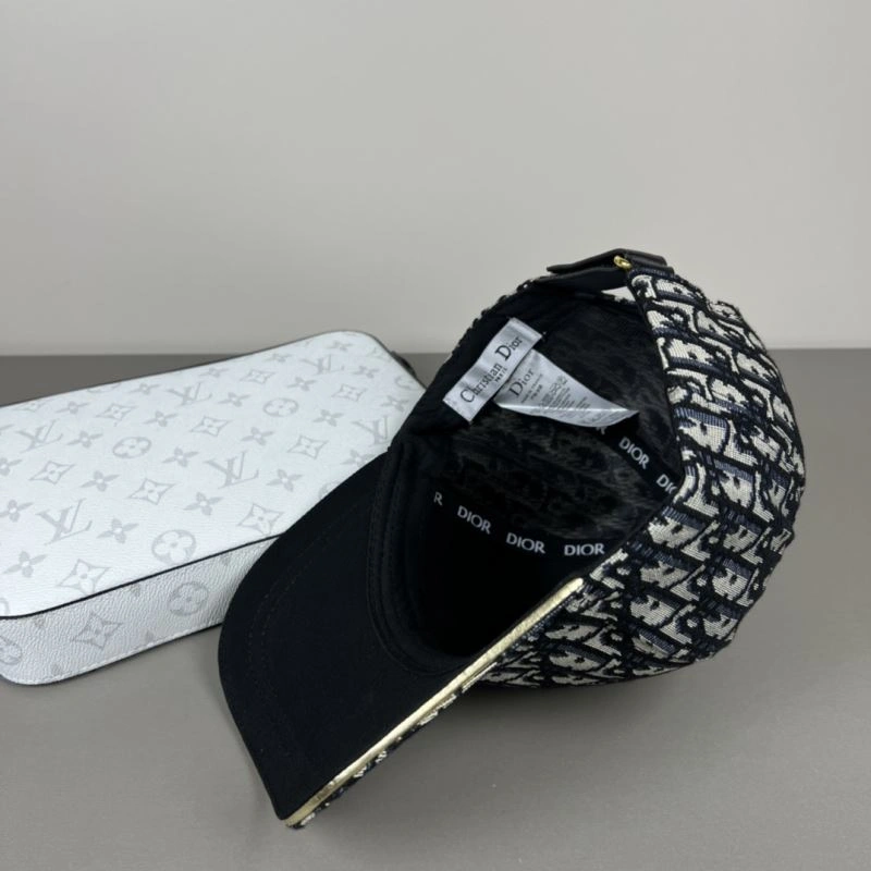 Christian Dior Caps GoAnywhere 259440