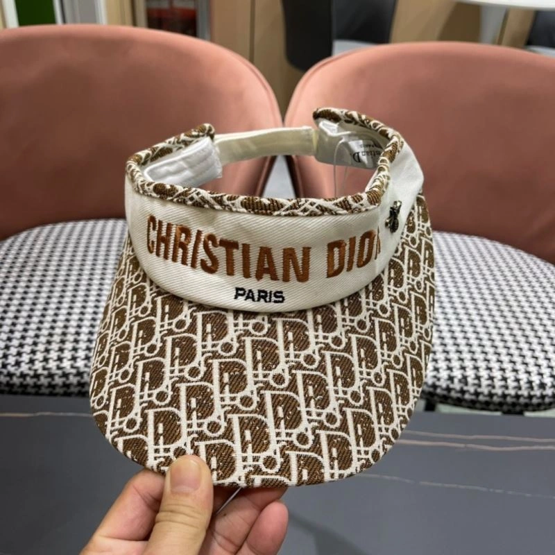 Effortless Christian Dior Caps 259372