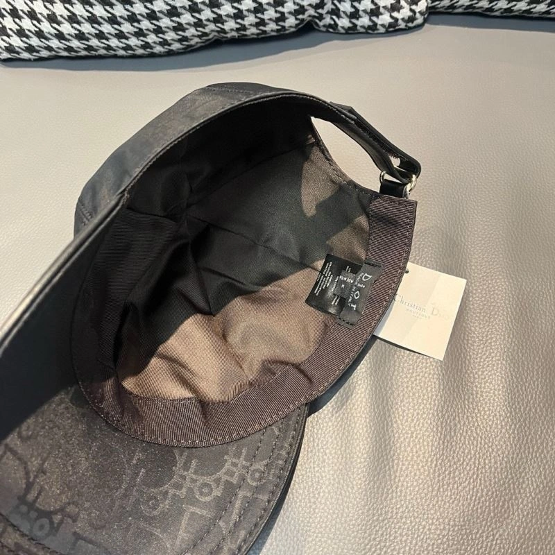 Effortless Christian Dior Caps 259387
