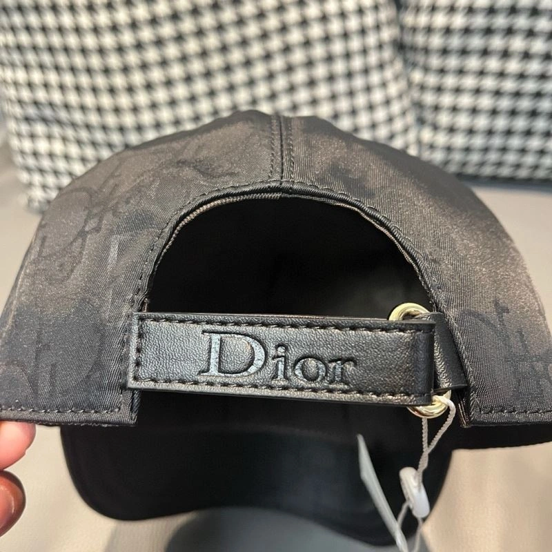 Effortless Christian Dior Caps 259387