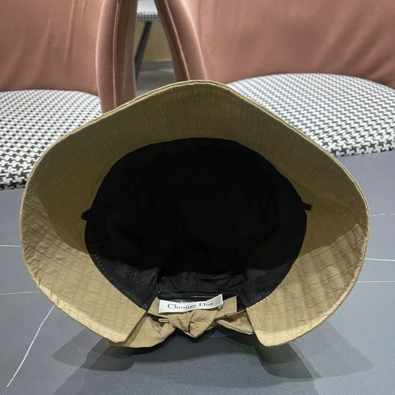 Christian Dior Caps Functional 259395