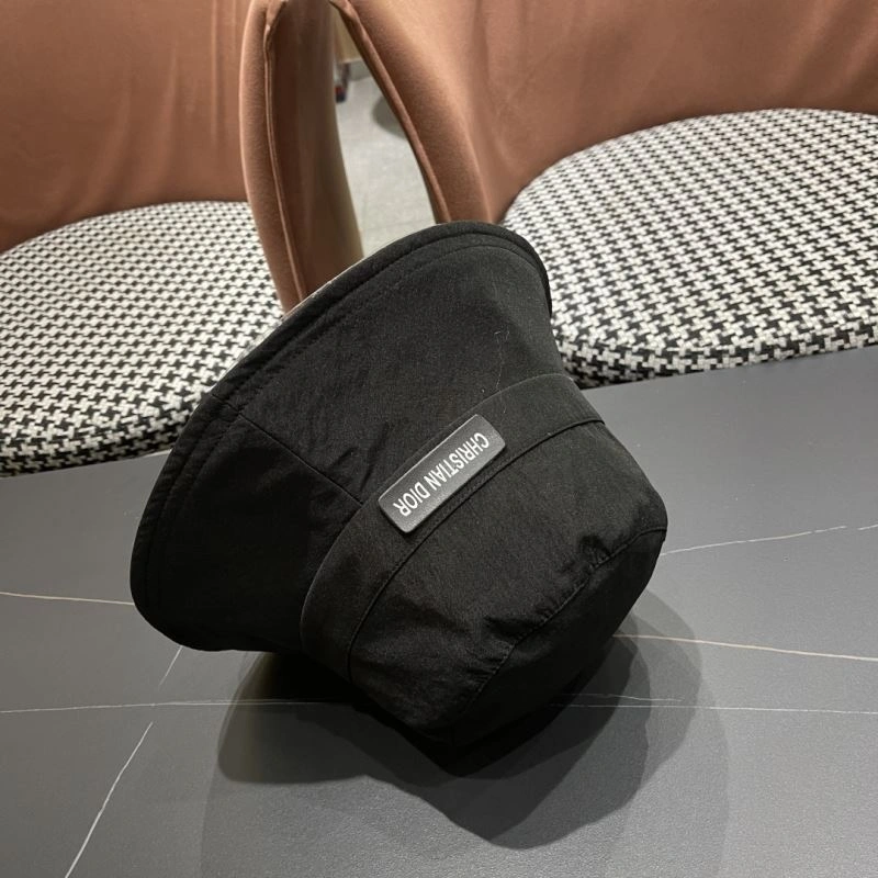 Christian Dior Caps Functional 259397