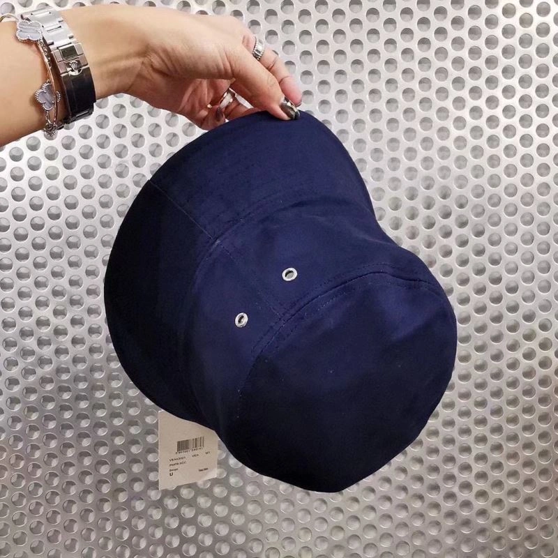 Christian Dior Caps WellDesigned 259337