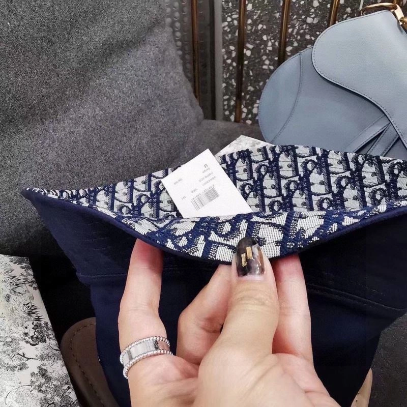 Christian Dior Caps WellDesigned 259337